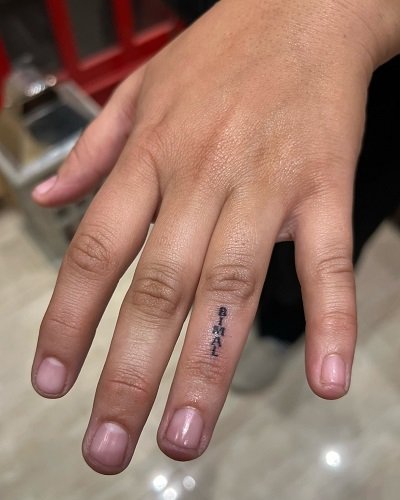 Finger Name Tattoos for Women