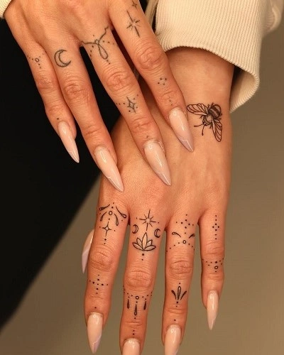 Simple Finger Tattoos for Women