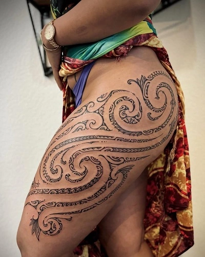 Women's Tribal Tattoos Down Outer Thigh