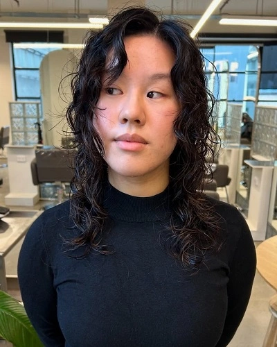 Wavy Collarbone Cut