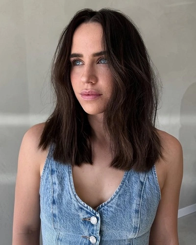 Textured Collarbone Cut