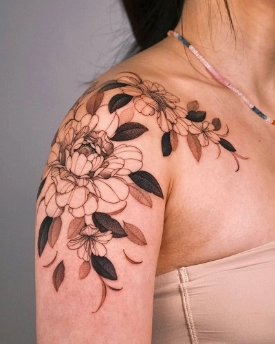 Flower Shoulder Tattoos for Ladies 