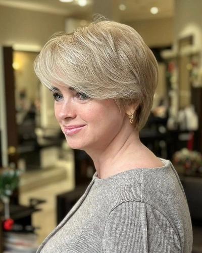 Layered Bob with Soft Waves 