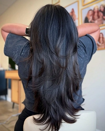Long U Cut with Flowing Layers