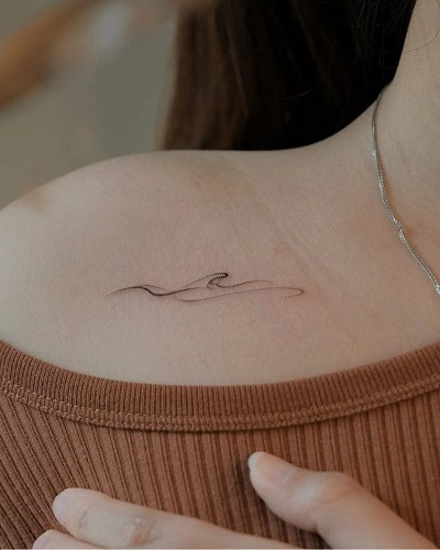 Simple Shoulder Tattoos for Women