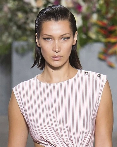 Slicked-Back Wet Look
