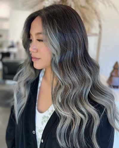 Long Layered Hair with Highlights