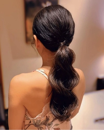 Low Ponytail with Volume