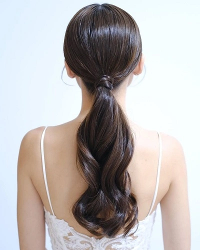 Low Ponytail with Volume