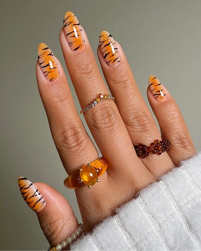 Tiger Stripe Nail Art