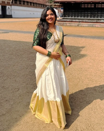 Kasavu Saree for Women