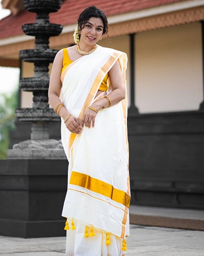 Kasavu Saree for Women