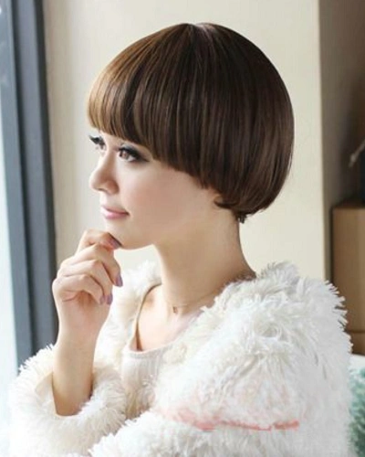 Retro 90s Bowl Cut for Women