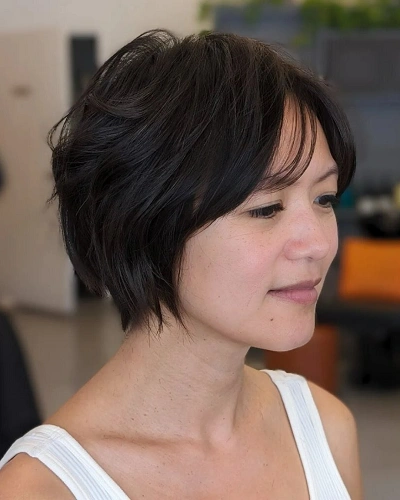 Voluminous Curved Bowl Cut for Women